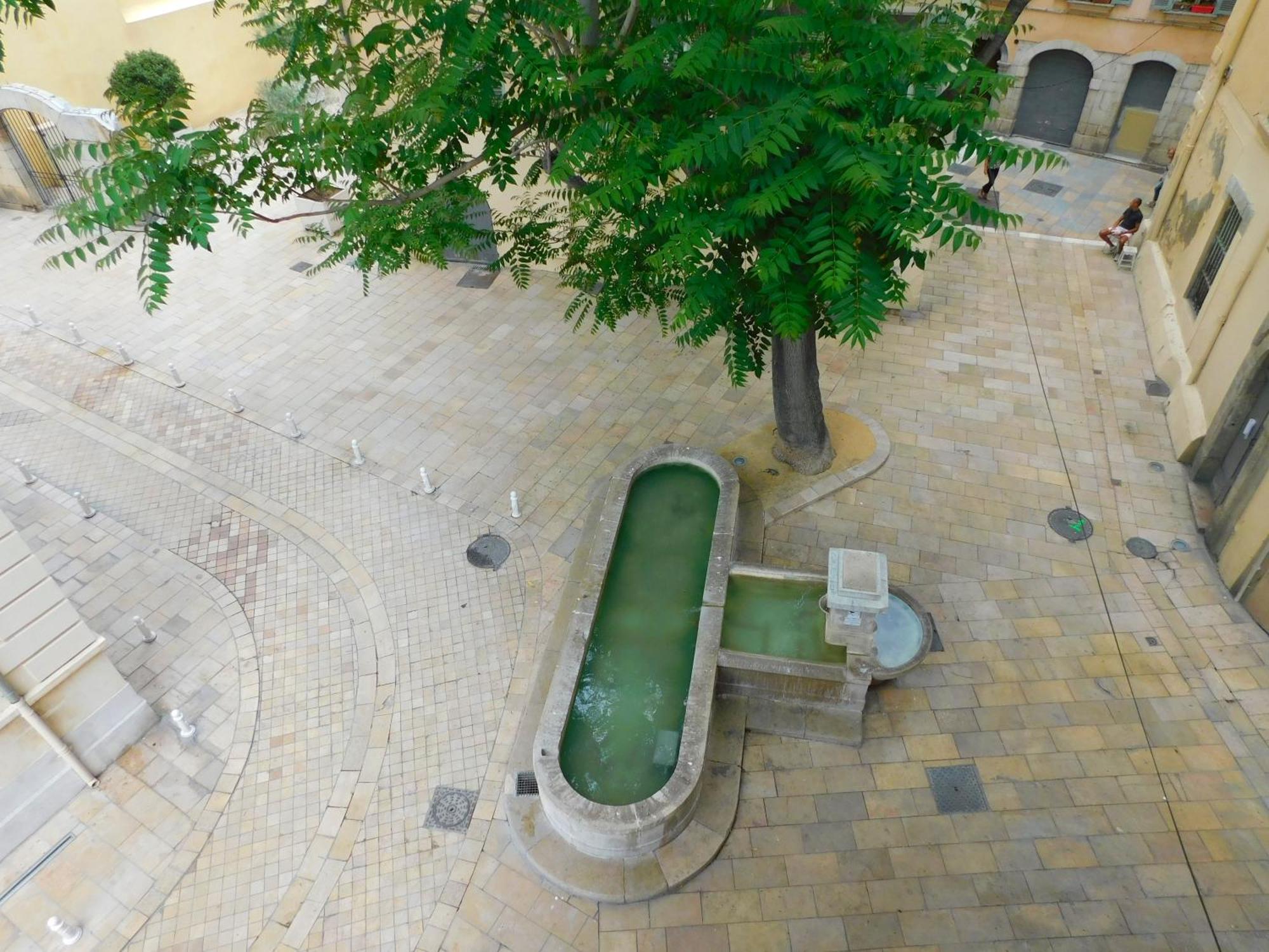 #3 Studio # Place Charmante Тулон Екстериор снимка